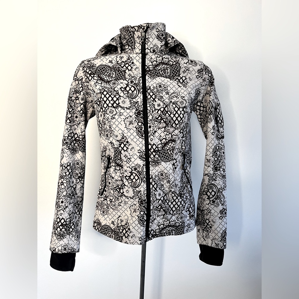 Lululemon Lined Black and White Floral Lace Jacket with Detachable Hood size 4 - Picture 2 of 16